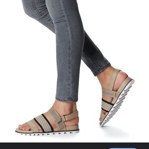 SOREL Roaming Decon Sling Back Sandals